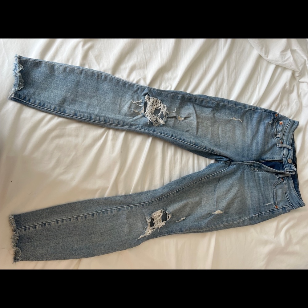 GAP Skinny Distressed Jeans (size 25)
